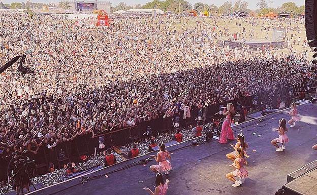 Lola Índigo, ante 300.000 personas en el Lollapalooza americano