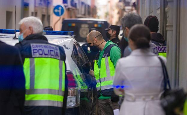 Muere un motorista tras sufrir un accidente y ser atropellado por un camión en la Circunvalación