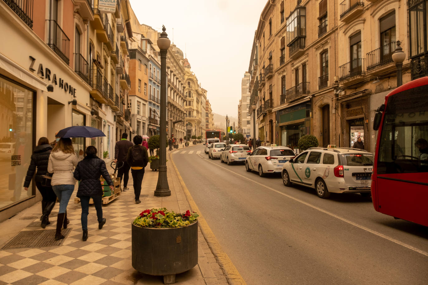La calima y el barro 'invaden' Granada