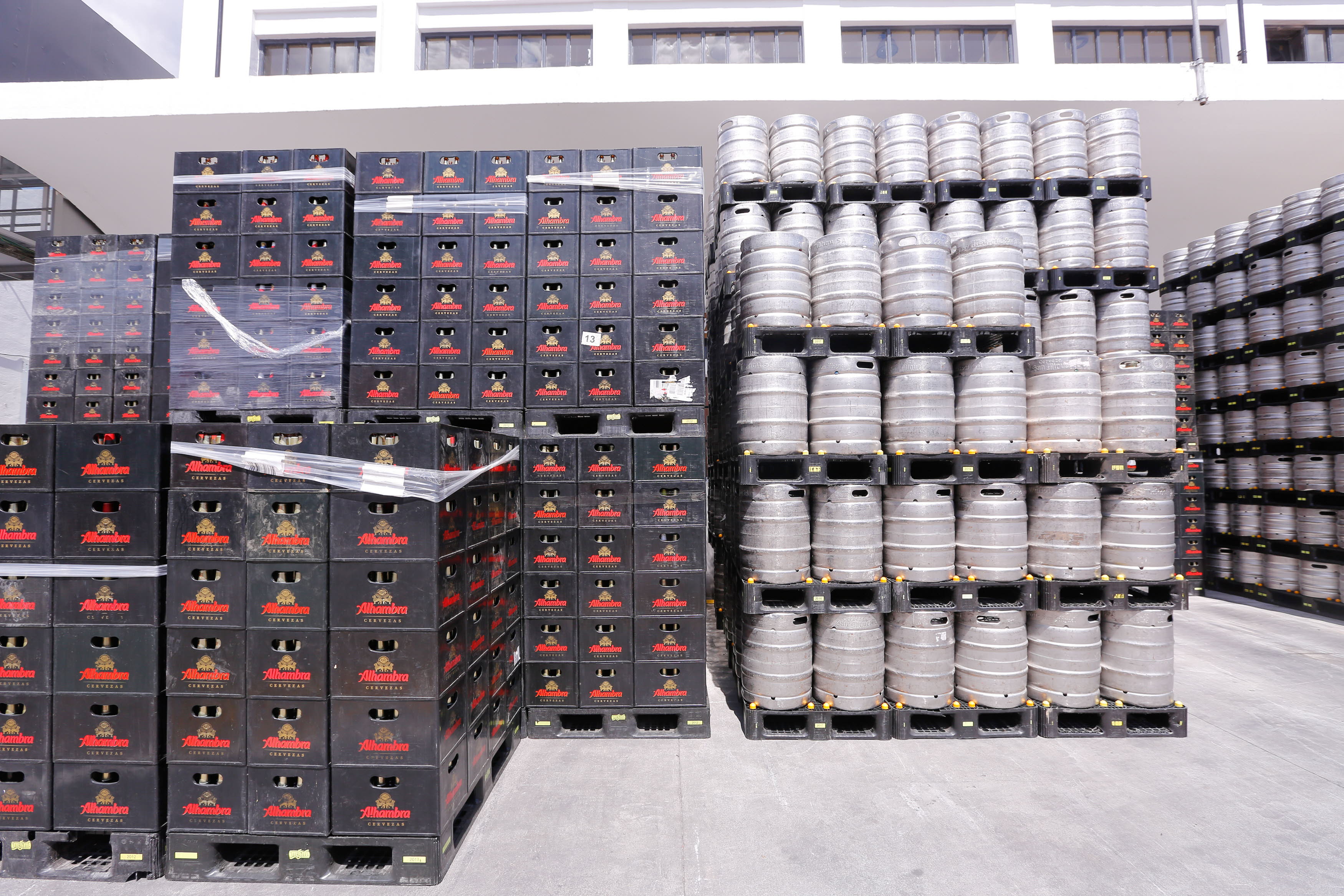 Cervezas Alhambra reconoce «dificultades» en su actividad por el paro de transportistas