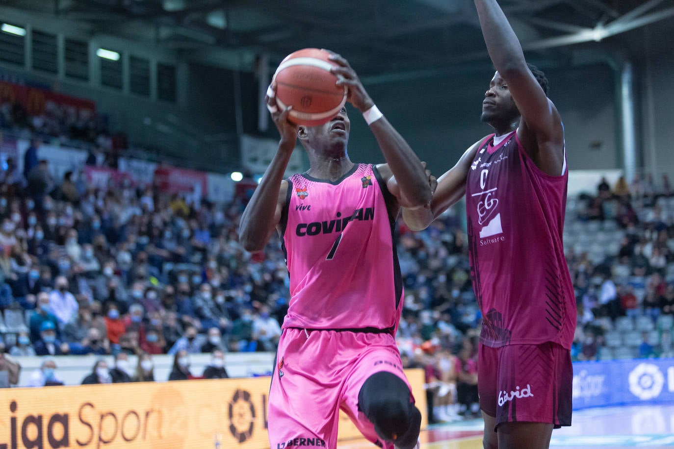 Las mejores imágenes del Força Lleida-Covirán Granada