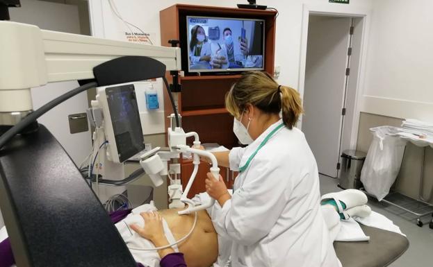 El 'Virgen de las Nieves' hace ecografías a distancia a pacientes del hospital de Alcalá