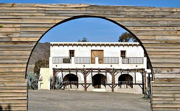 Western Leone busca dueño: el poblado del oeste está a la venta