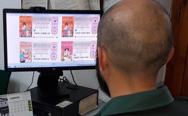 Roba 60 décimos de lotería en un bar de María y le pillan porque había intentado venderlos por la calle