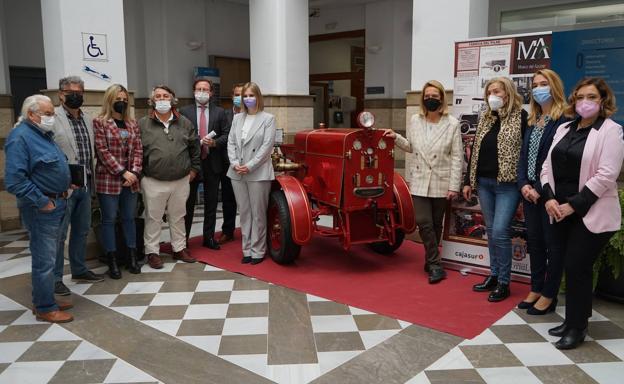 La motobomba de extinción de agua de la Fábrica del Pilar se expone en Motril tras su restauración