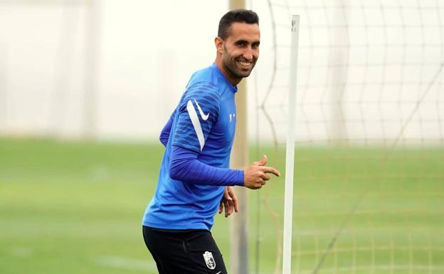 Montoro, dispuesto a bajarse la ficha por seguir