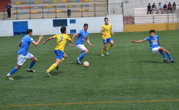 El Huétor Tájar se pone segundo al vencer al colista en Melilla