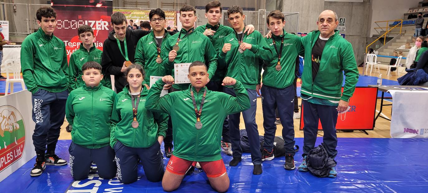 El Club de Luchas Maracena obtiene once medallas en los Campeonatos de España