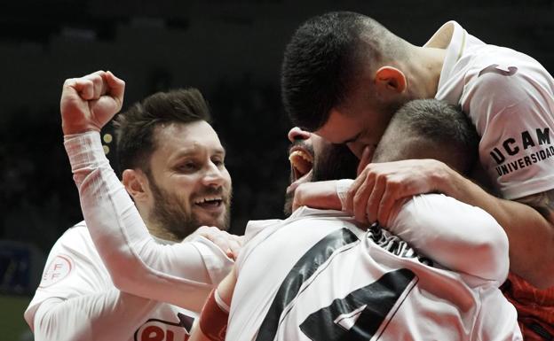 La pegada de El Pozo (2-5) acaba con el sueño de Valdepeñas en el Olivo Arena