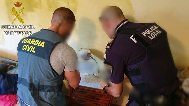 Dos detenidos acusados de intentar un robo en Tabernas y sustraer un coche en Iznalloz (Granada)