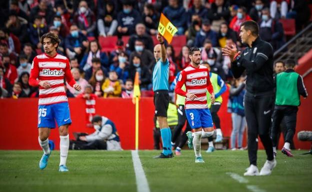 La continuidad de Torrecilla no peligra y el equipo saca tres puntos al descenso