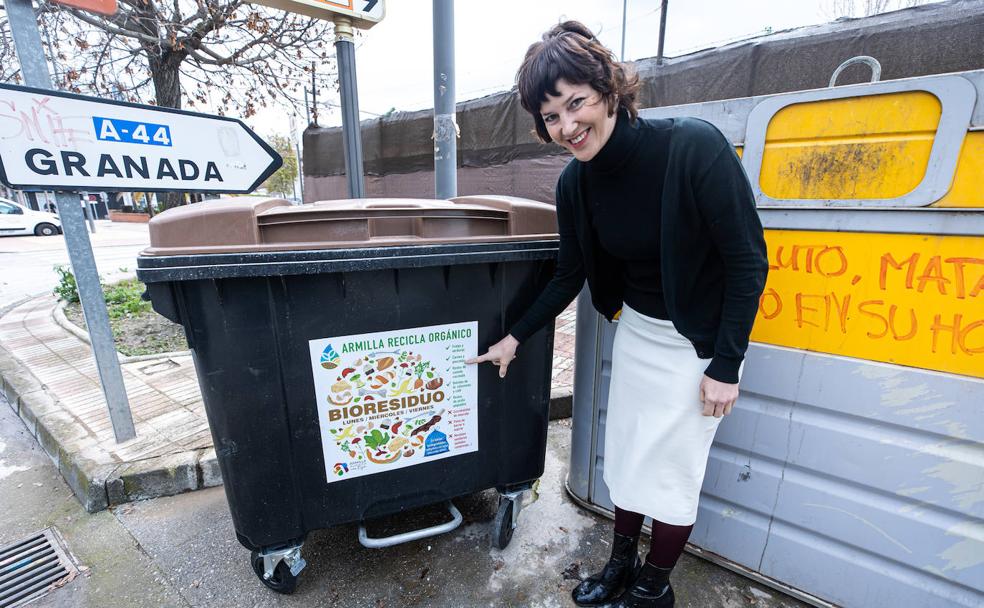 Los primeros contenedores marrones llegan a Granada: ¿qué hay que tirar en ellos?
