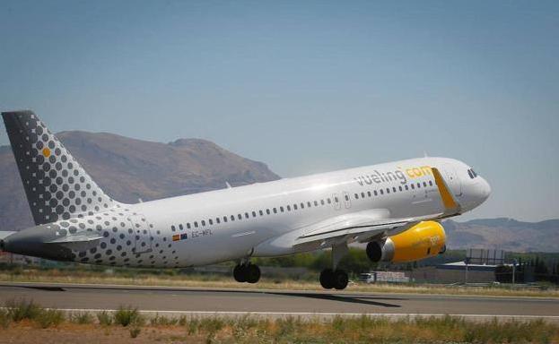 El aeropuerto García Lorca Granada-Jaén recibe el primer vuelo procedente de Londres