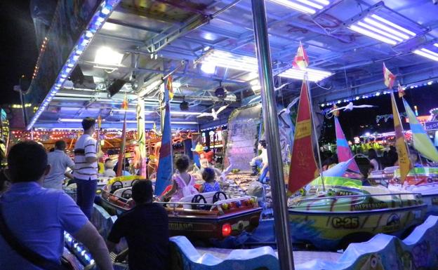 El Ayuntamiento saca a licitación los puestos, ambigús y atracciones de la Feria de Almería