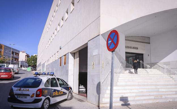 La fiscalía pide prisión para un docente de Albuñol por supuestos abusos sexuales a un alumno