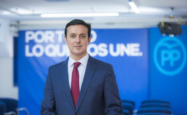 Javier García: «No vamos a consentir que el futuro de Almería se negocie en una mesa camilla en Granada»