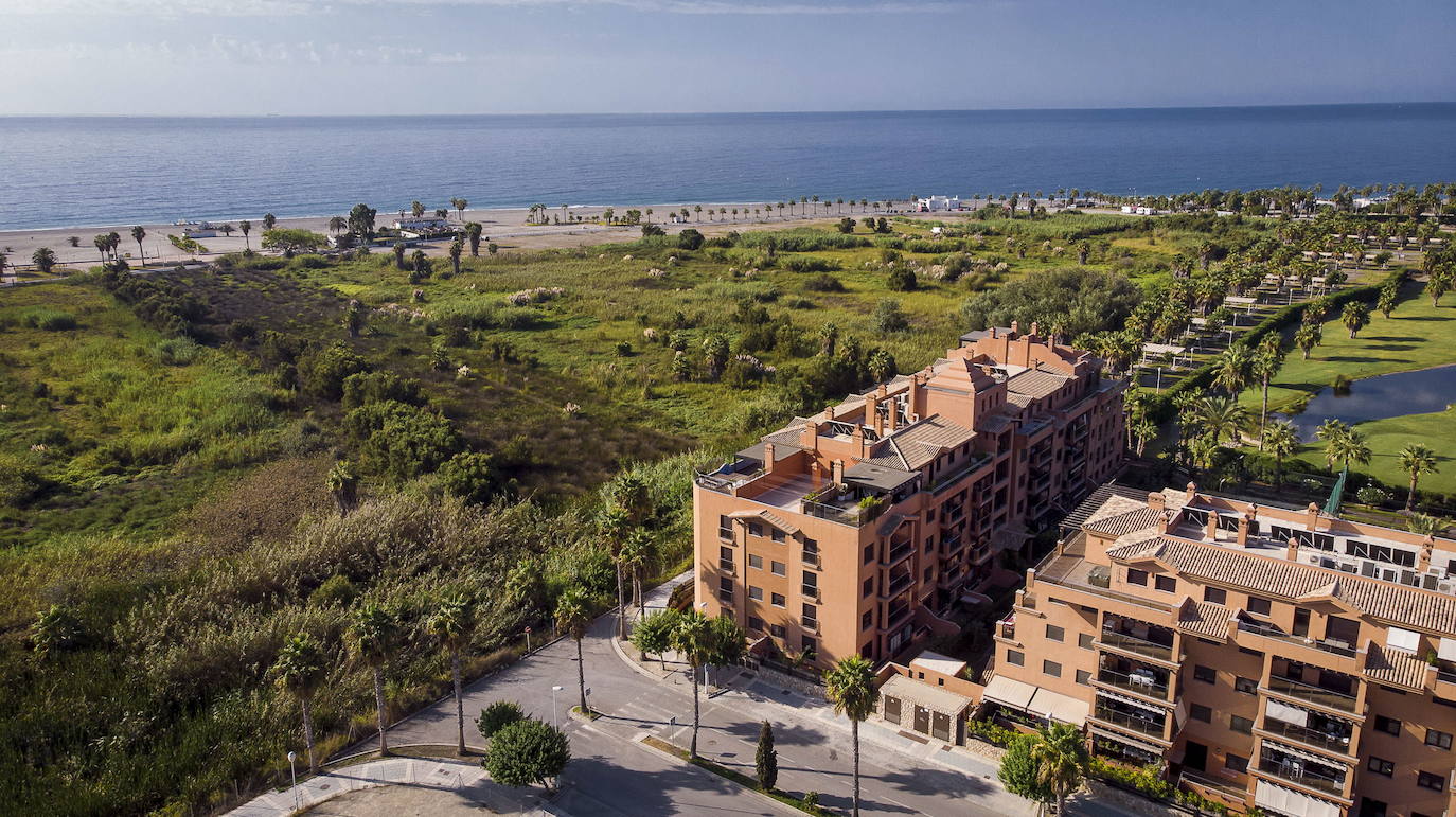 La Marina y el complejo hotelero de Playa Granada costarán 129 millones de euros
