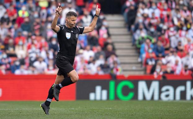 Gil Manzano dirigirá el partido del miércoles ante el Atlético de Madrid