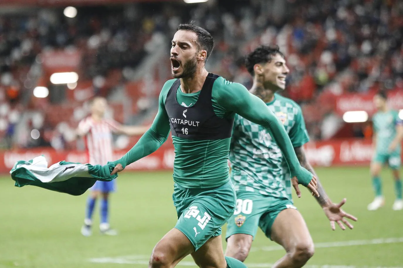 Los goles en los minutos finales solo dan cuatro puntos a la UD Almería
