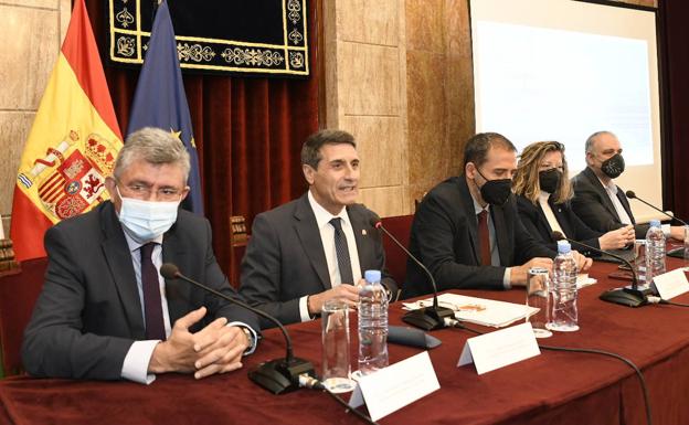 Decepción de instituciones, colectivos y empresarios por el Corredor a Granada