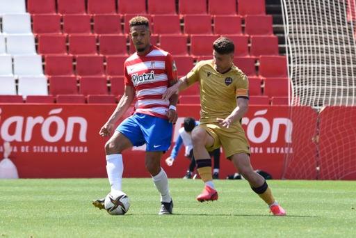 El Recreativo Granada vuelve a ganar y tiene la permanencia a tiro