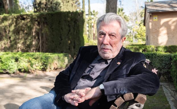 «Escribir y contar historias es la ocupación más importante que se pueda imaginar»