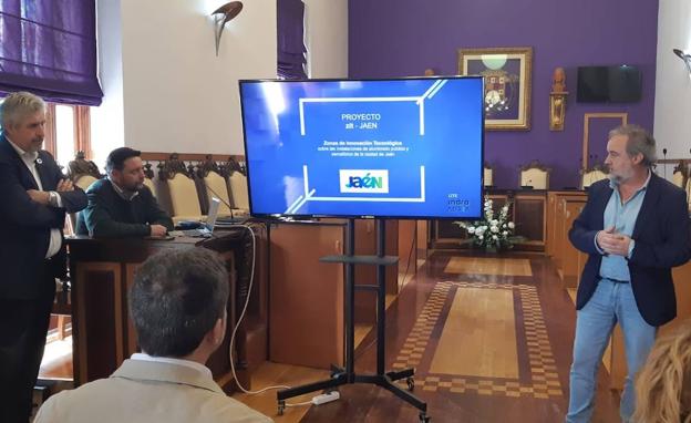 Jaén, la primera capital de Europa con control de alumbrado punto a punto