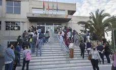 Incertidumbre de los 37.000 opositores a maestros en Andalucía por la coincidencia del examen y las elecciones