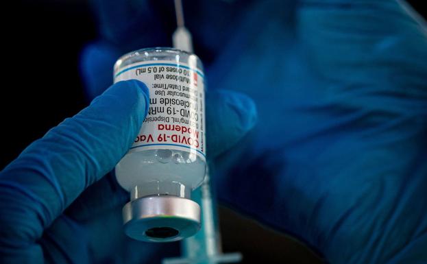 Pfizer revela más de 1.000 efectos secundarios de su vacuna contra el covid