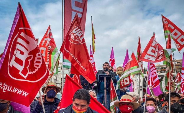 Hasta tres manifestaciones provocarán cortes de tráfico el 1 de mayo en Granada