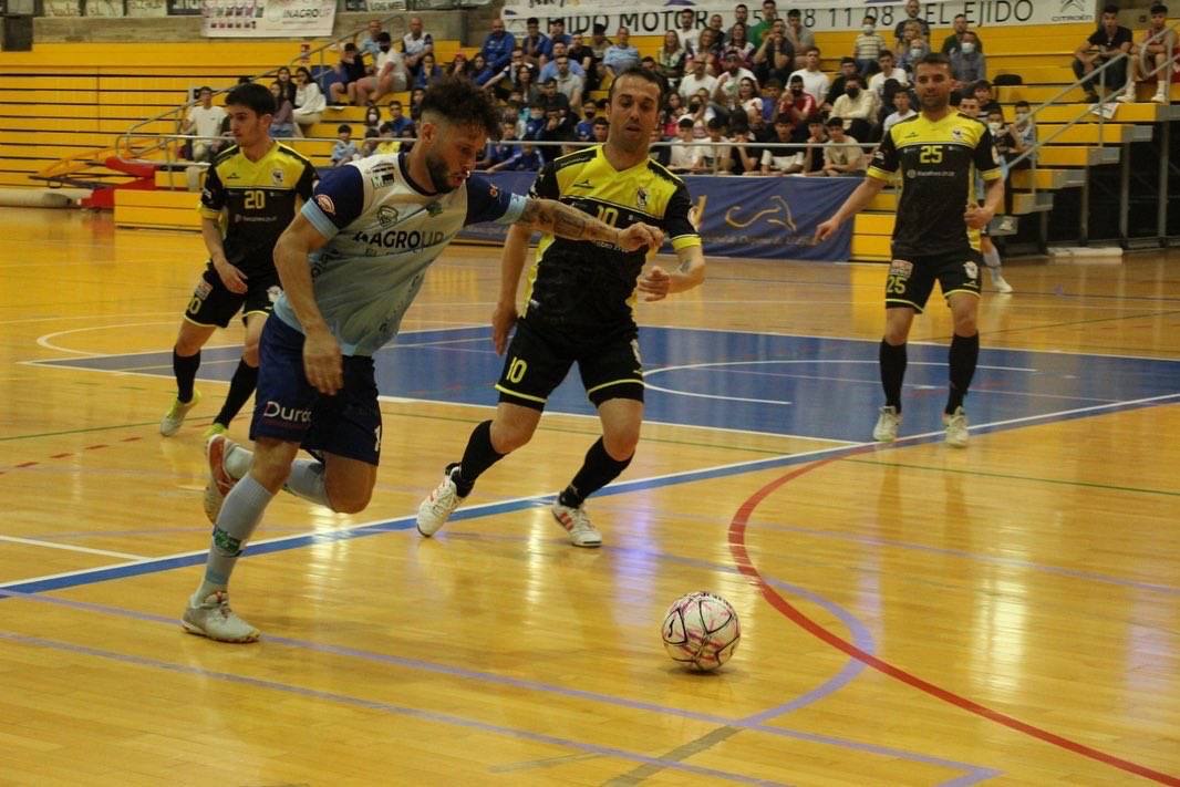 Inagroup El Ejido se alía con el reloj para superar a un O'Parrulo a la desesperada