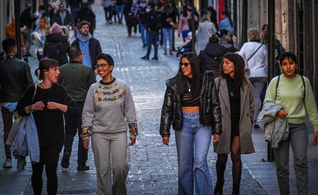 La Junta se pronuncia sobre una posible séptima ola en Andalucía