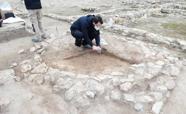 Documentan una nueva vivienda y un horno doméstico en Puente Tablas