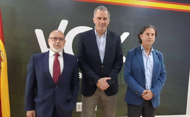 Ortega Smith deja claro que Salud Anguita «está fuera de Vox»