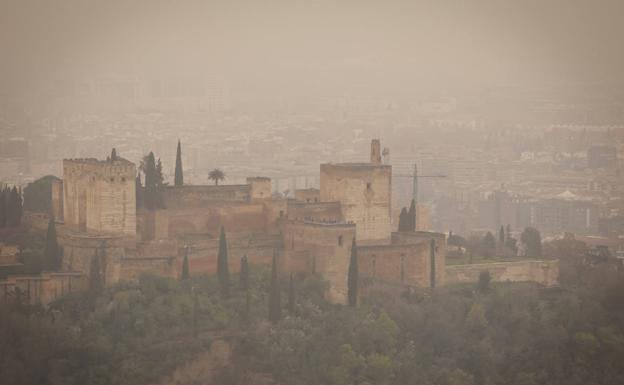 Nueva entrada de calima en Andalucía con posibles lluvias de barro inminentes