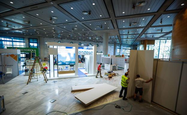 La Junta aprueba que la Cámara se ofrezca para gestionar el Palacio y el alcalde pide más inversión