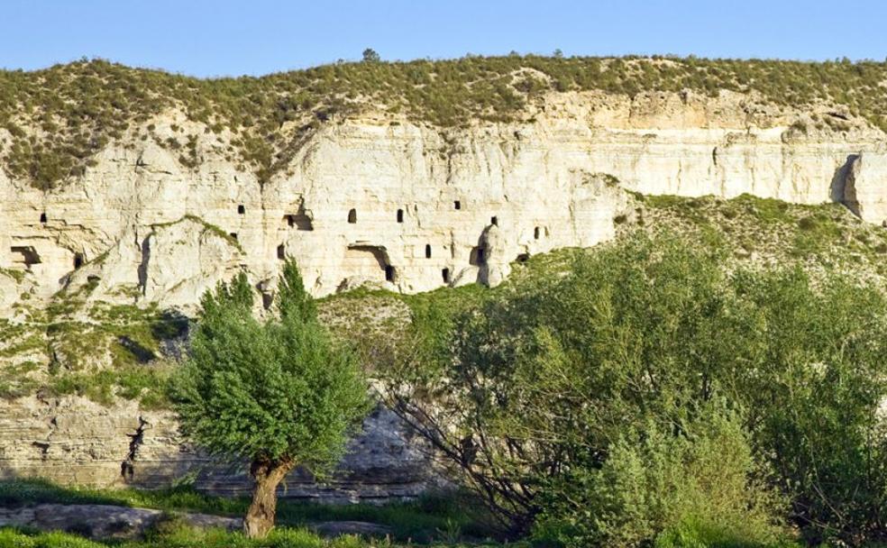 Una fortaleza excavada en la roca para defender el Altiplano de Granada