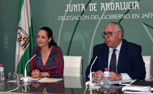 Jesús Estrella sustituye a Maribel Lozano al frente de la Junta en Jaén