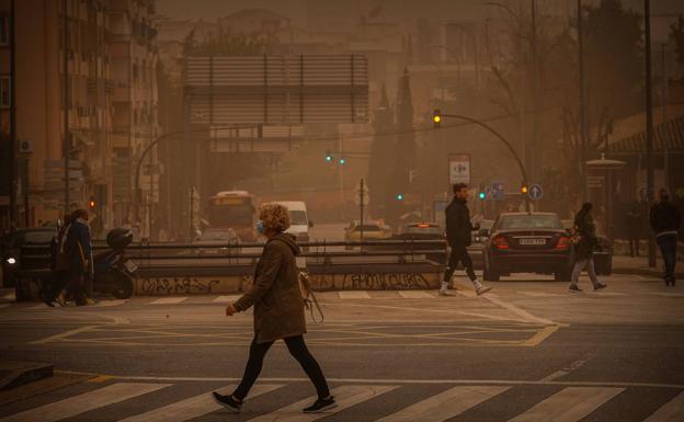 Meteorología advierte de lluvia de barro y calima este fin de semana en Andalucía: zonas afectadas