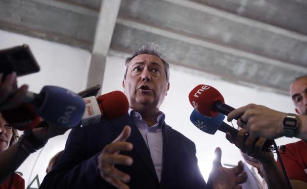 PSOE, Por Andalucía y Adelante Andalucía acusan a Olona de «saltarse la normativa»