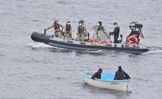 Rescatan una patera a la deriva con tres supervivientes y, al menos, ocho desaparecidos