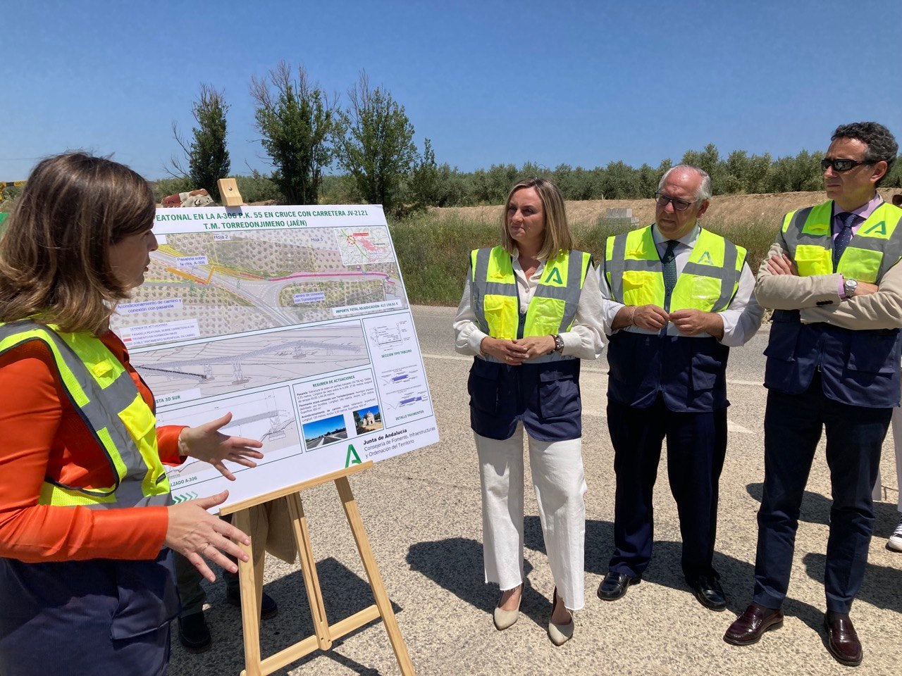 La A-306 se corta este martes al tráfico en Torredonjimeno por la obra de la pasarela peatonal
