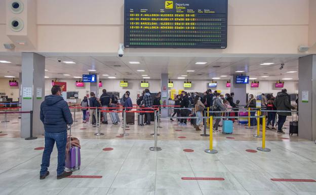 Quejas tras el desvío obligado de un vuelo a Málaga: «Después de cuatro horas no nos dieron ni un botellín»