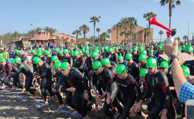 El Triatlón Jairo Ruiz Ciudad de Almería, para Raquel Úbeda y Sergio Fernández