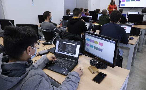 Educación se queda sin profesores de Informática para las sustituciones