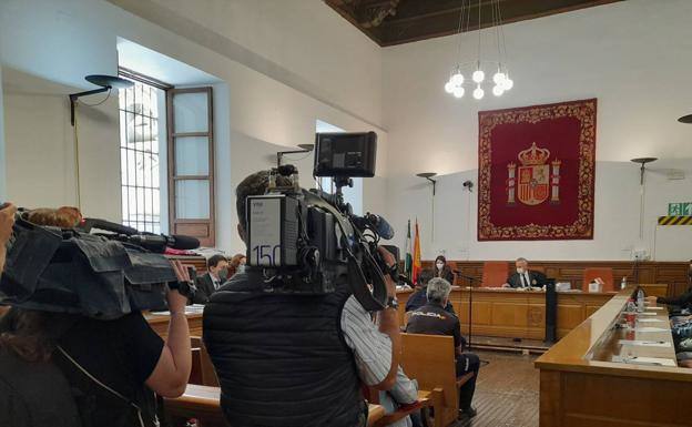 El padre de la víctima del legionario de Viator: «Cuando entro, me encuentro a mi hija tirada en el suelo»