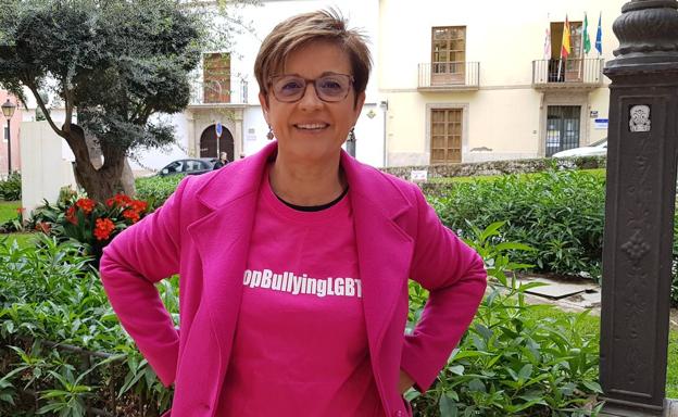 El PSOE propone formar a la Policía local para prevenir y atender a las víctimas LGTBI