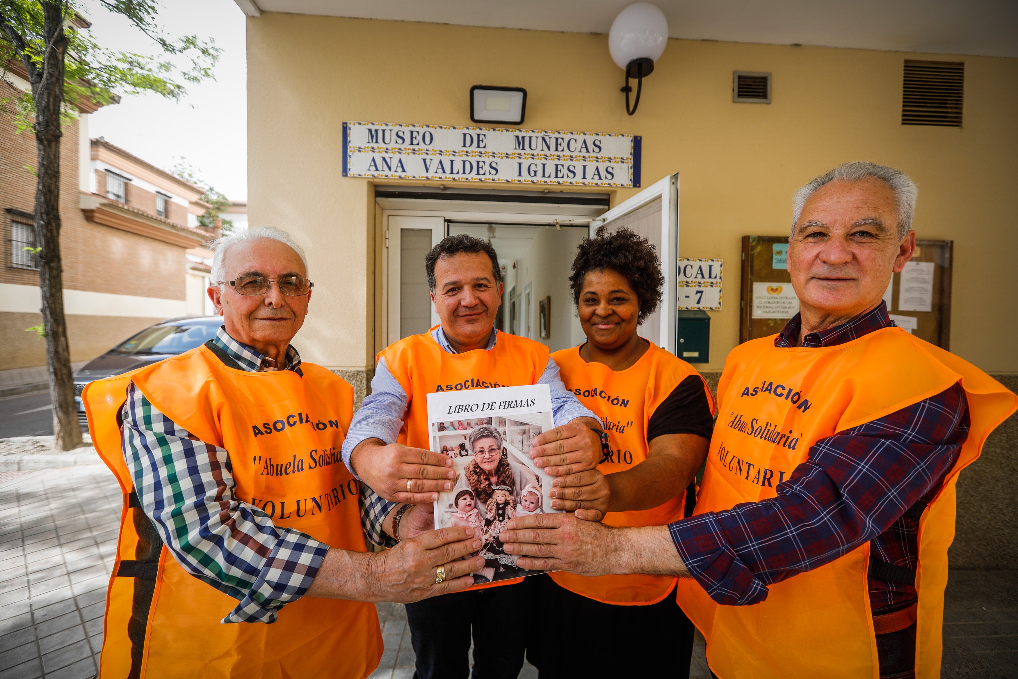 'Abuela Solidaria' pierde a su fundadora pero se llena de voluntarios