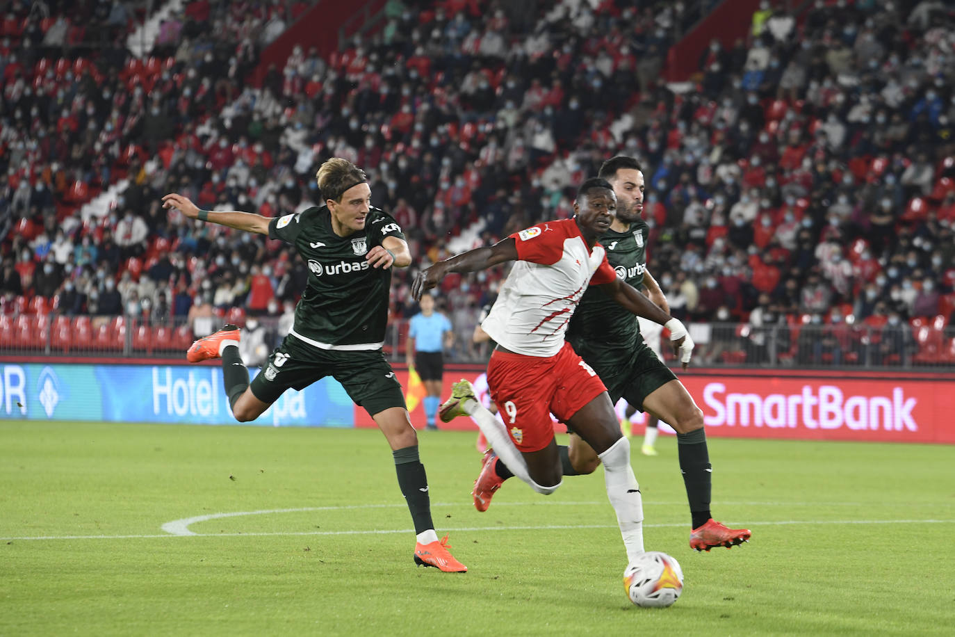 El Almería se jugará el ascenso dos horas más tarde de lo previsto