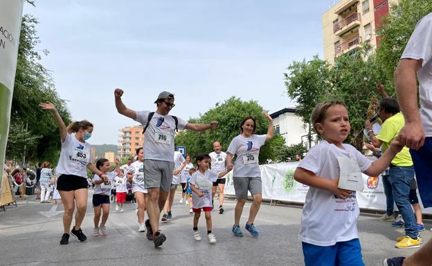 Más de mil participantes se dan cita en la carrera popular 'Educación por el Deporte'